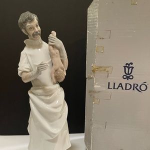 Lladro Figurine Obstetrician Doctor Holding Baby #4763 Original Box